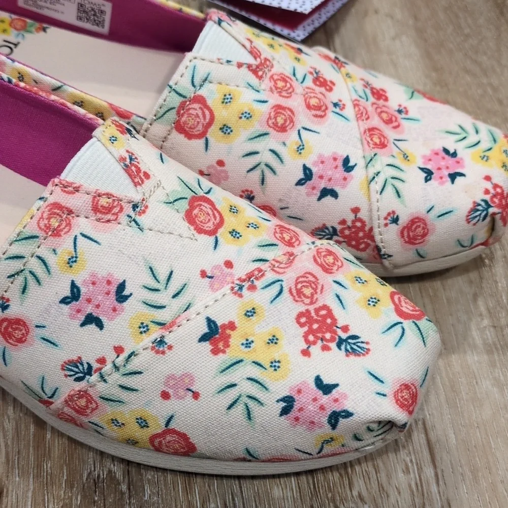 TOMS Women's Multicolor Floral Slip-On Flats size 5 - Picture 11 of 13